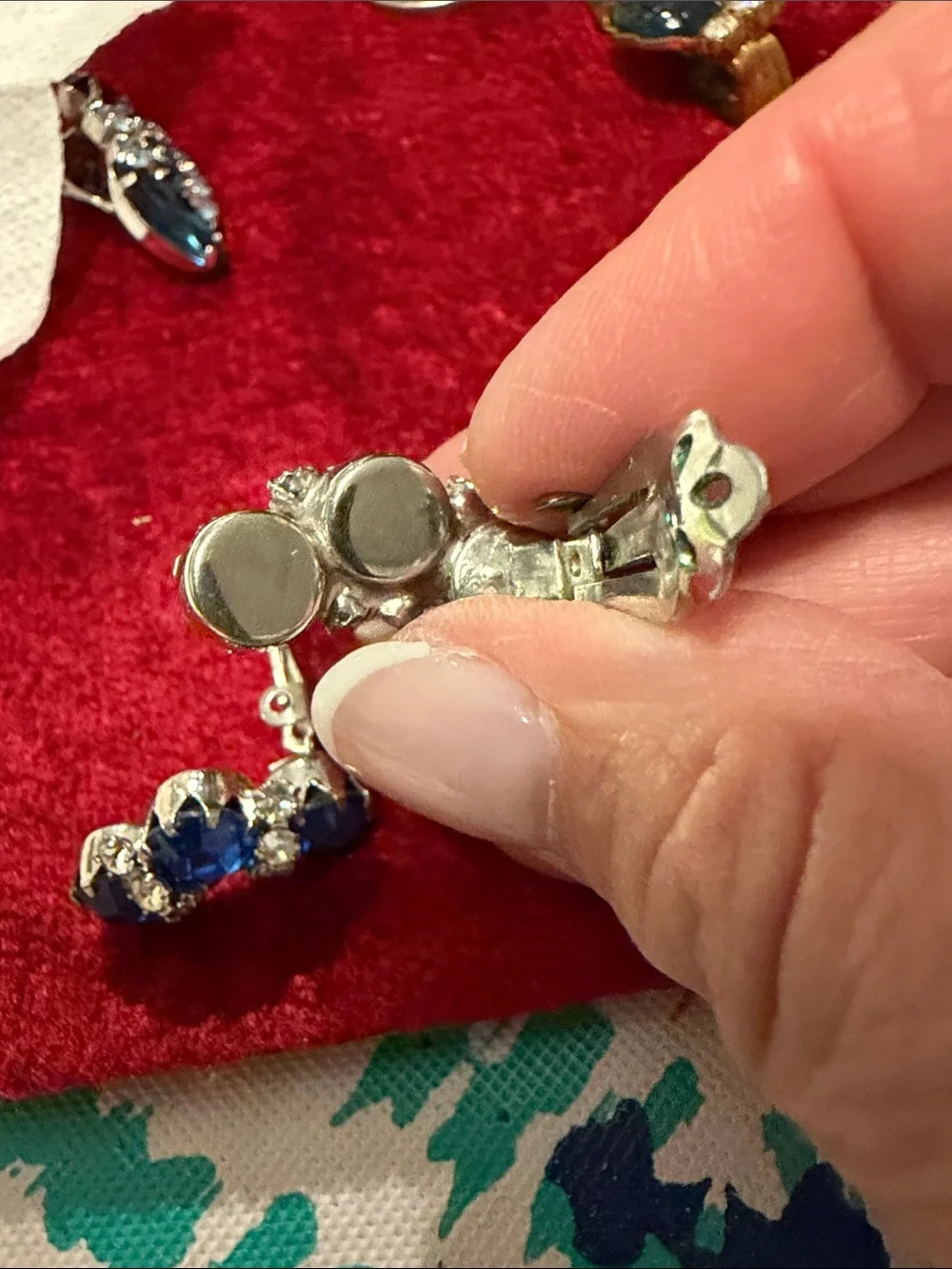 Vintage-unsigned Blue glass Crystal Clip-On Earrings - good condition